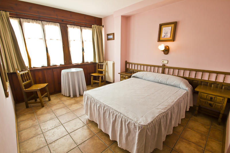 Hospedaje Granada San Vicente De La Barquera Phòng bức ảnh