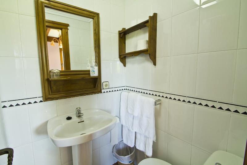 Hospedaje Granada San Vicente De La Barquera Ngoại thất bức ảnh